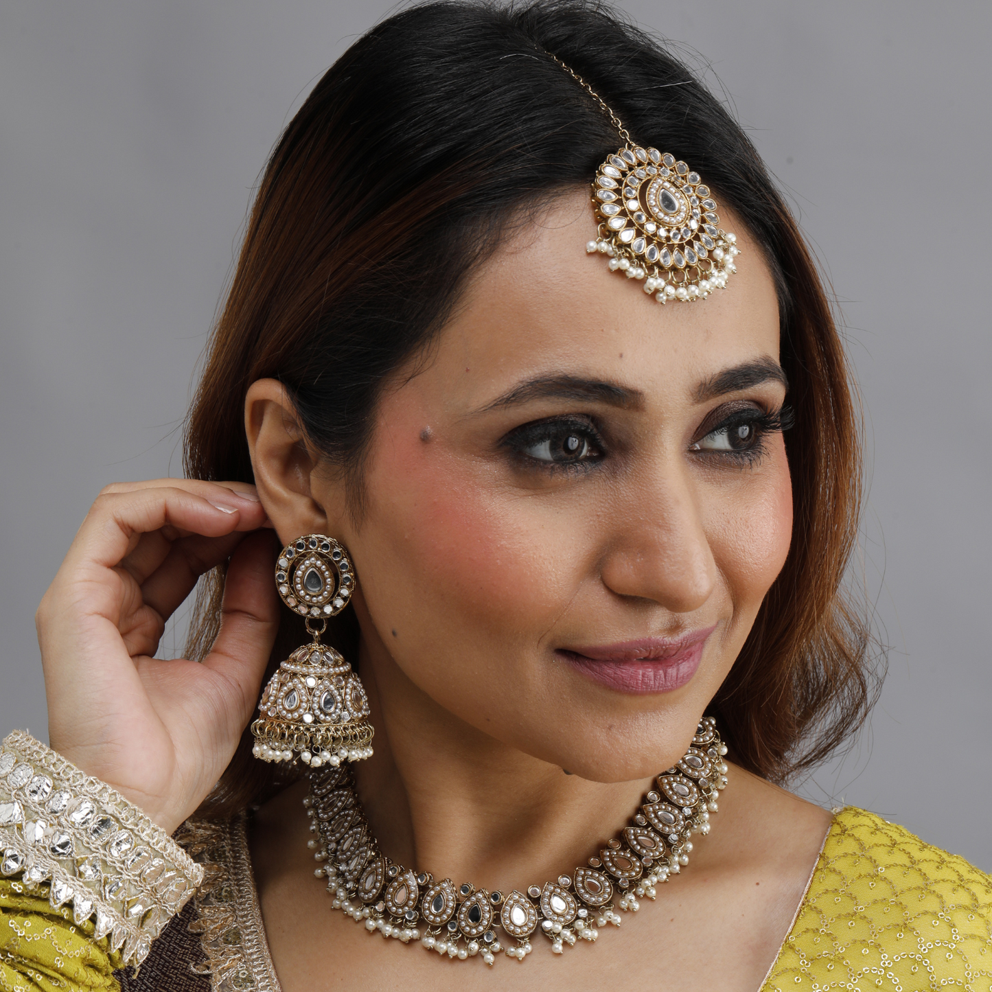 Shanaya Kundan Set