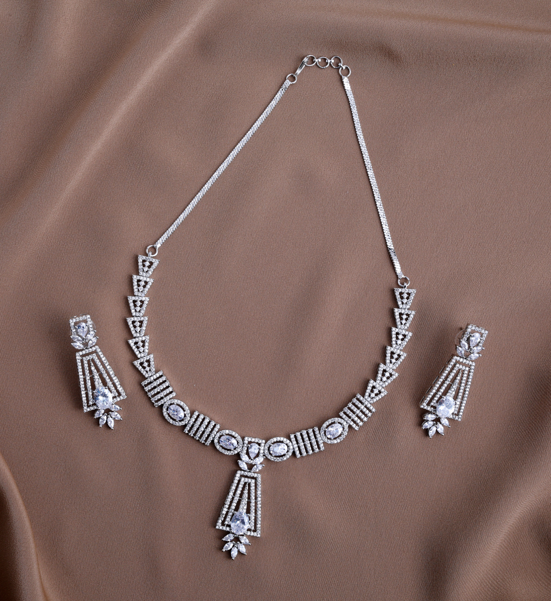 Imperial Grace Ad Necklace Set