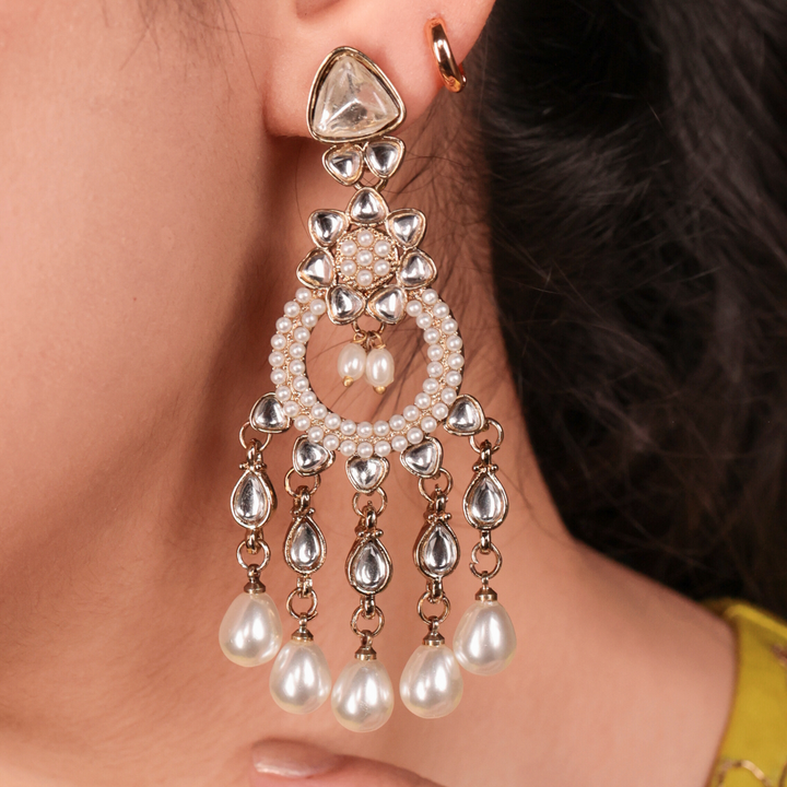 Zoya Kundan Pearl Chandbalis