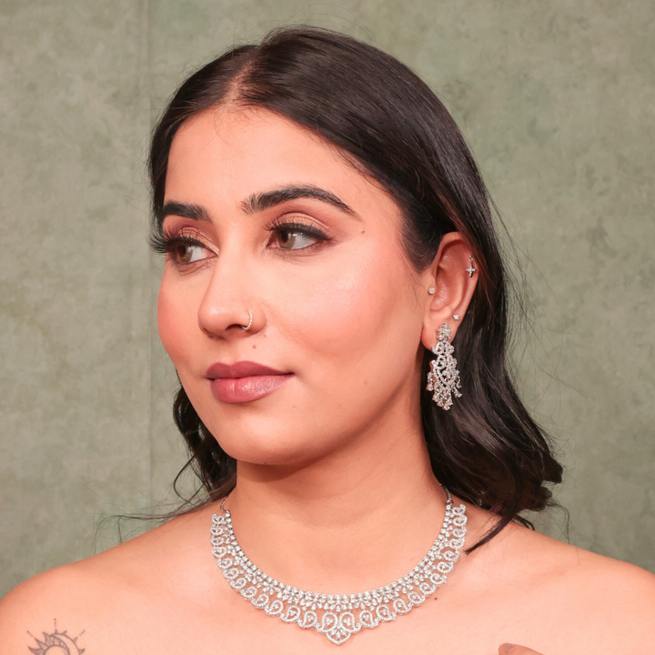 Eira Frost Choker Set