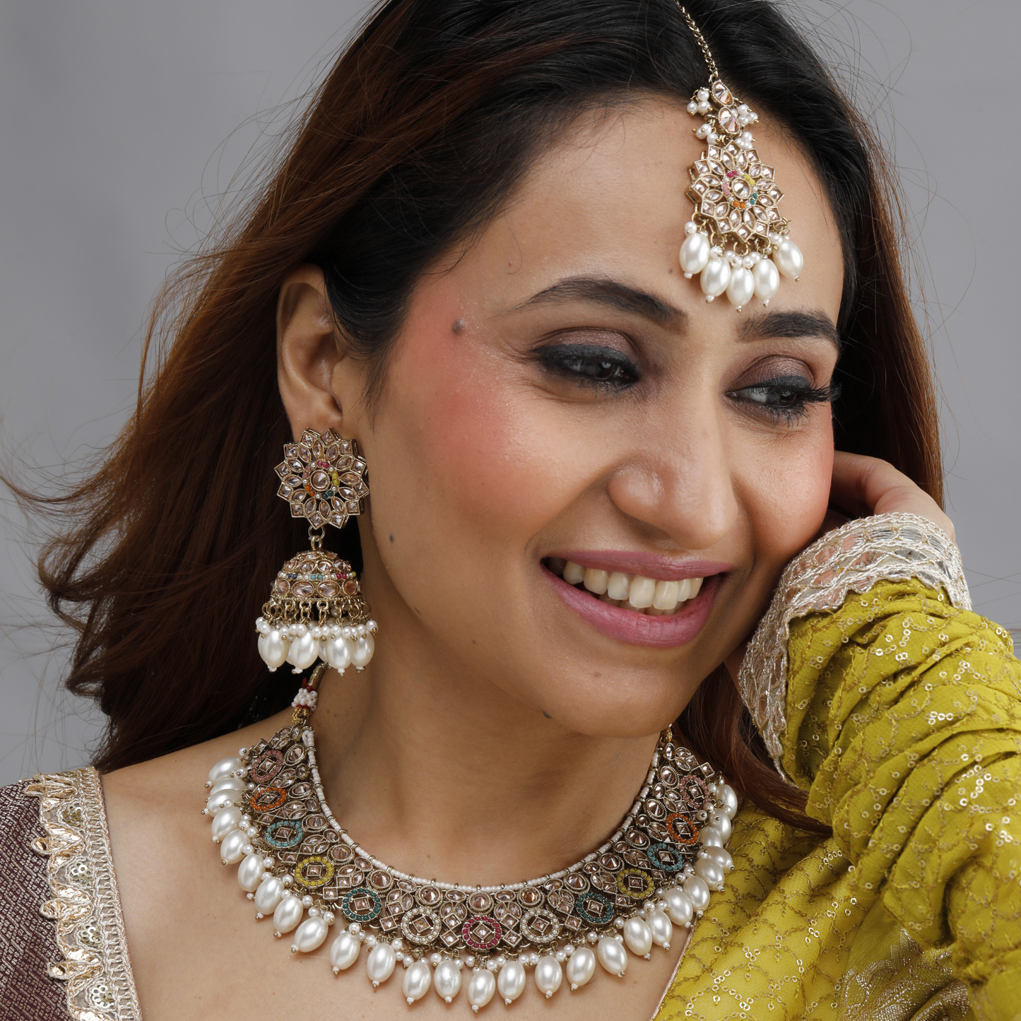 Noor-E-Rang Pearl Kundan Set
