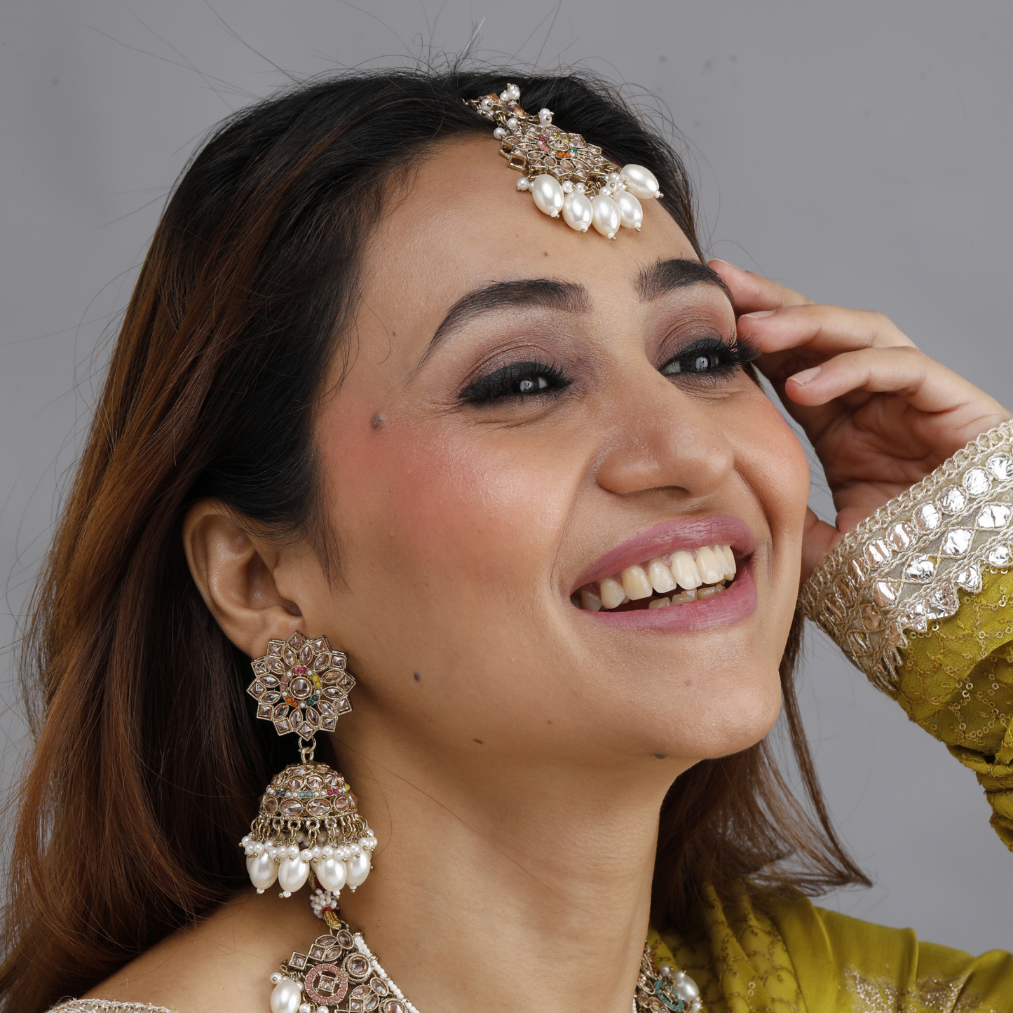 Noor-E-Rang Pearl Kundan Set