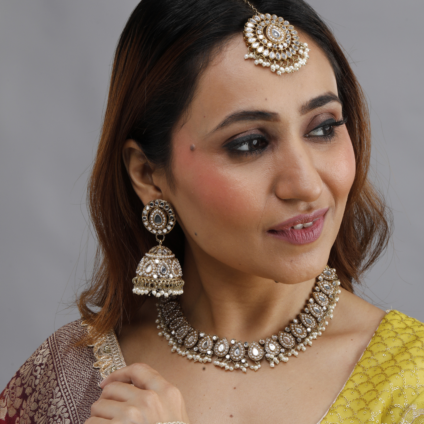 Shanaya Kundan Set