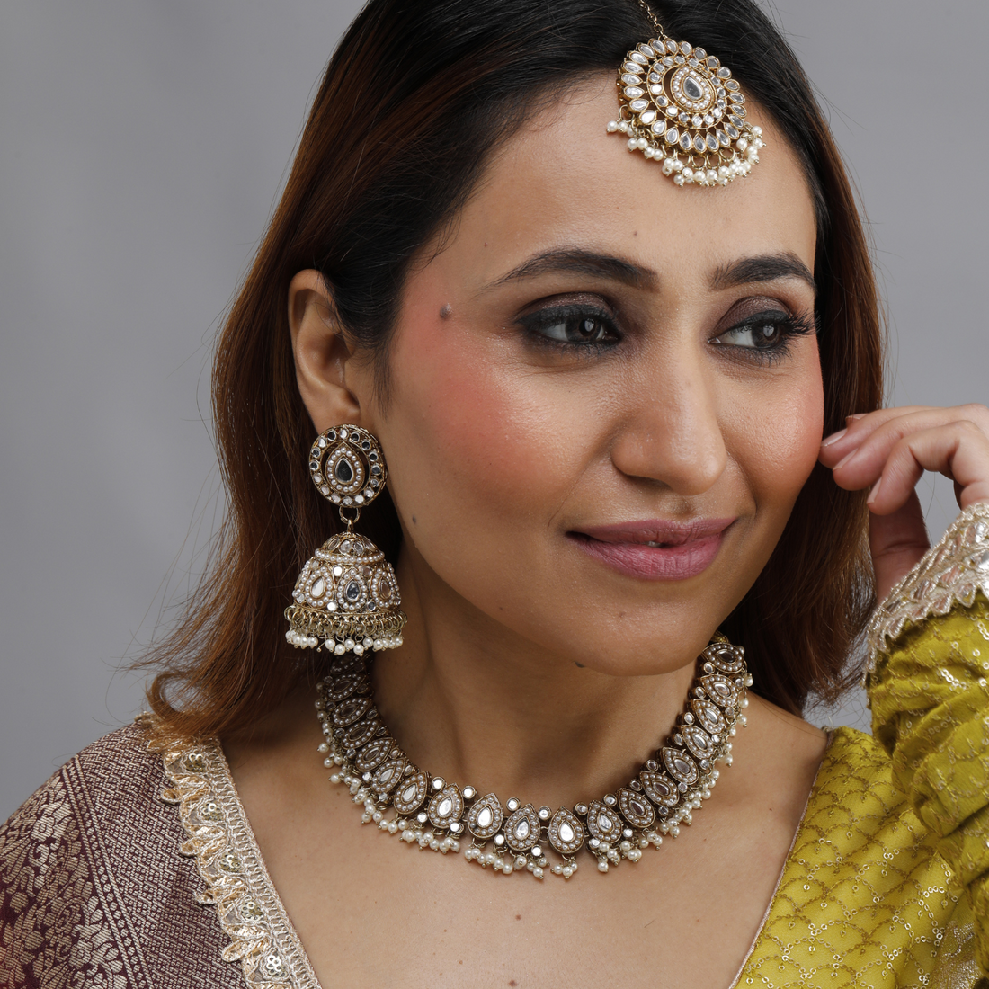 Shanaya Kundan Set