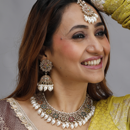 Noor-E-Rang  Pearl Kundan Set