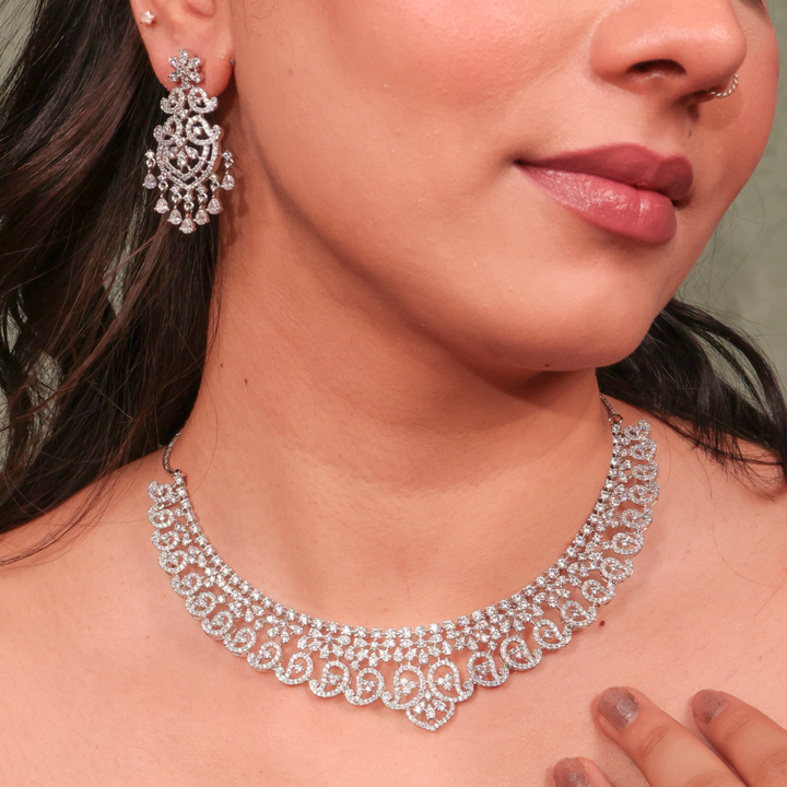 Eira Frost Choker Set