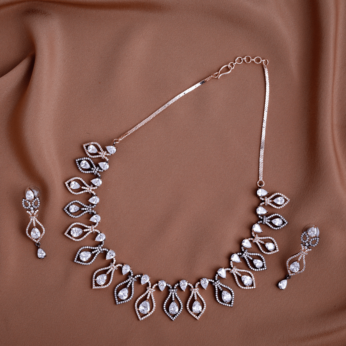 Serenity Petals Necklace Set