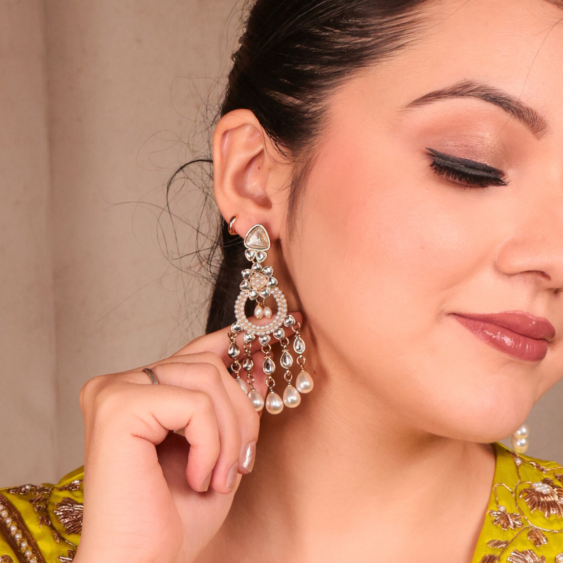 Zoya Kundan Pearl Chandbalis