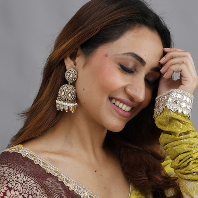 Aarya Kundan Pearl Jhumka