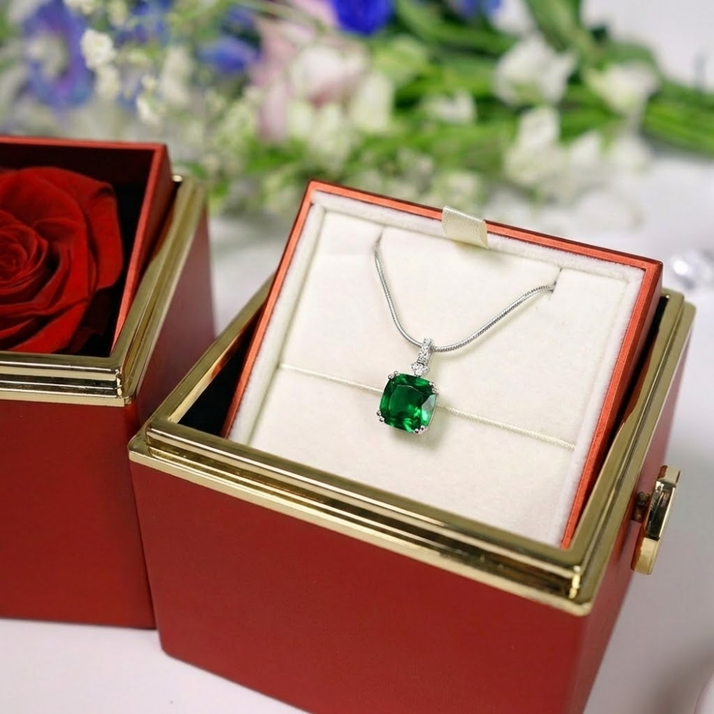 Royal Emerald Glow Silver Pendant –Included Luxury Gift Box