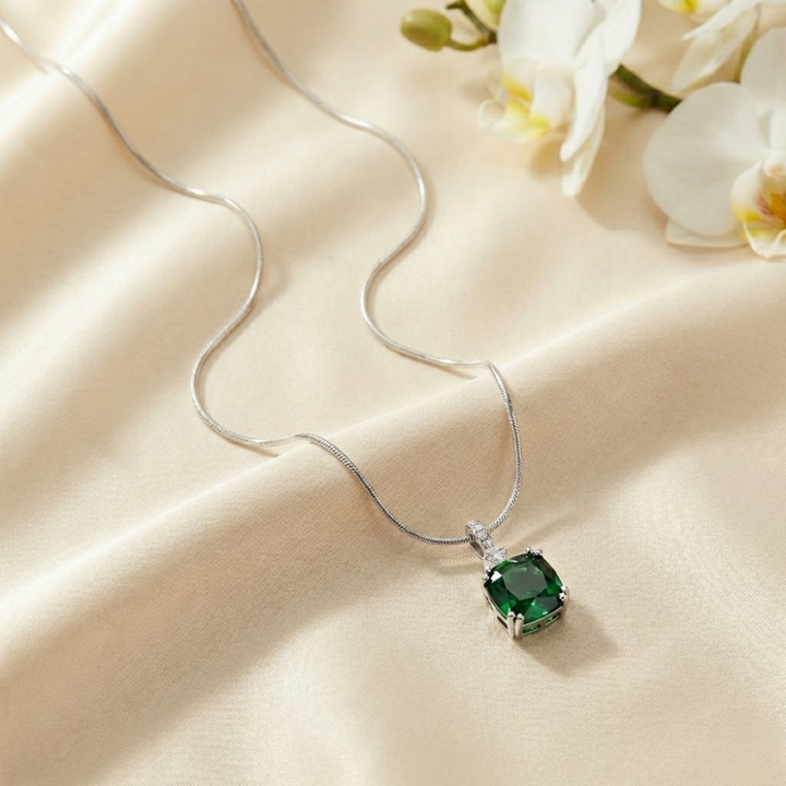 Royal Emerald Glow Silver Pendant –Included Luxury Gift Box