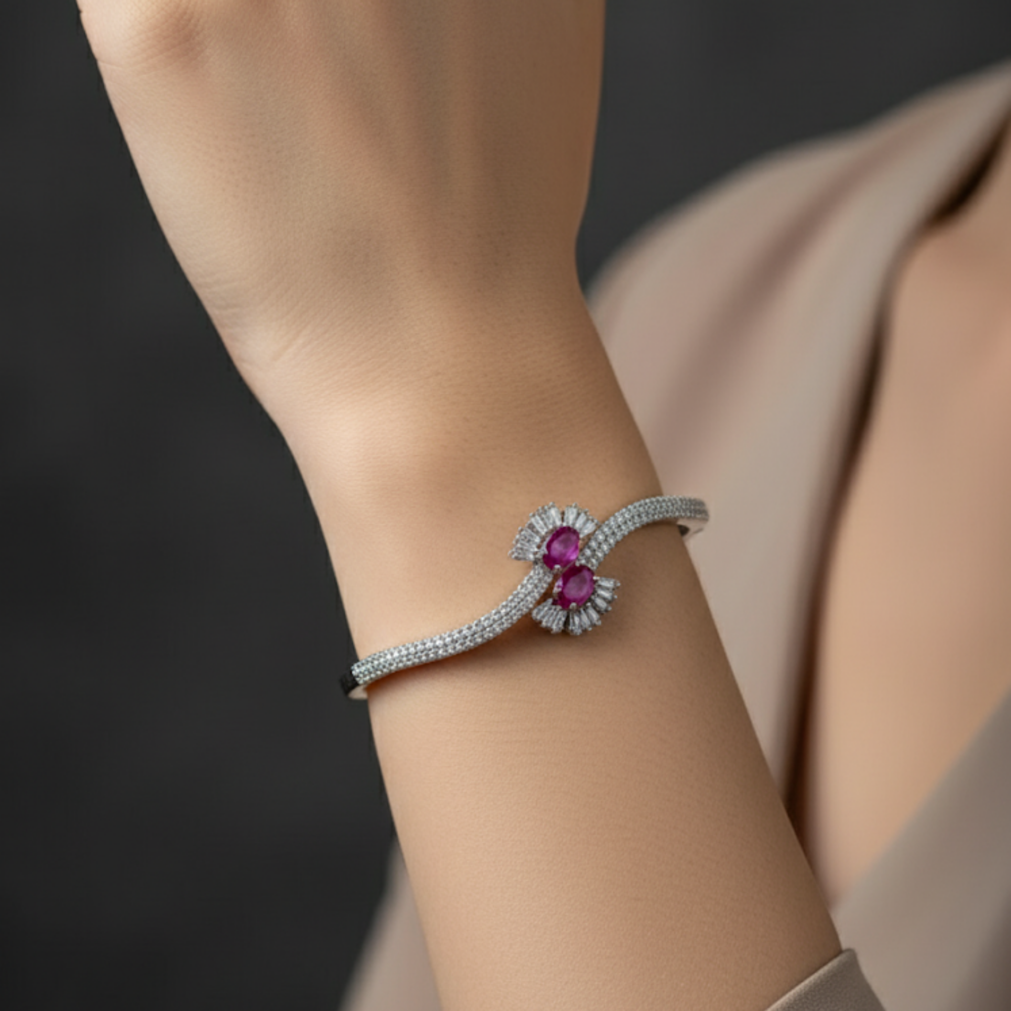 Soha AD Openable Bracelet