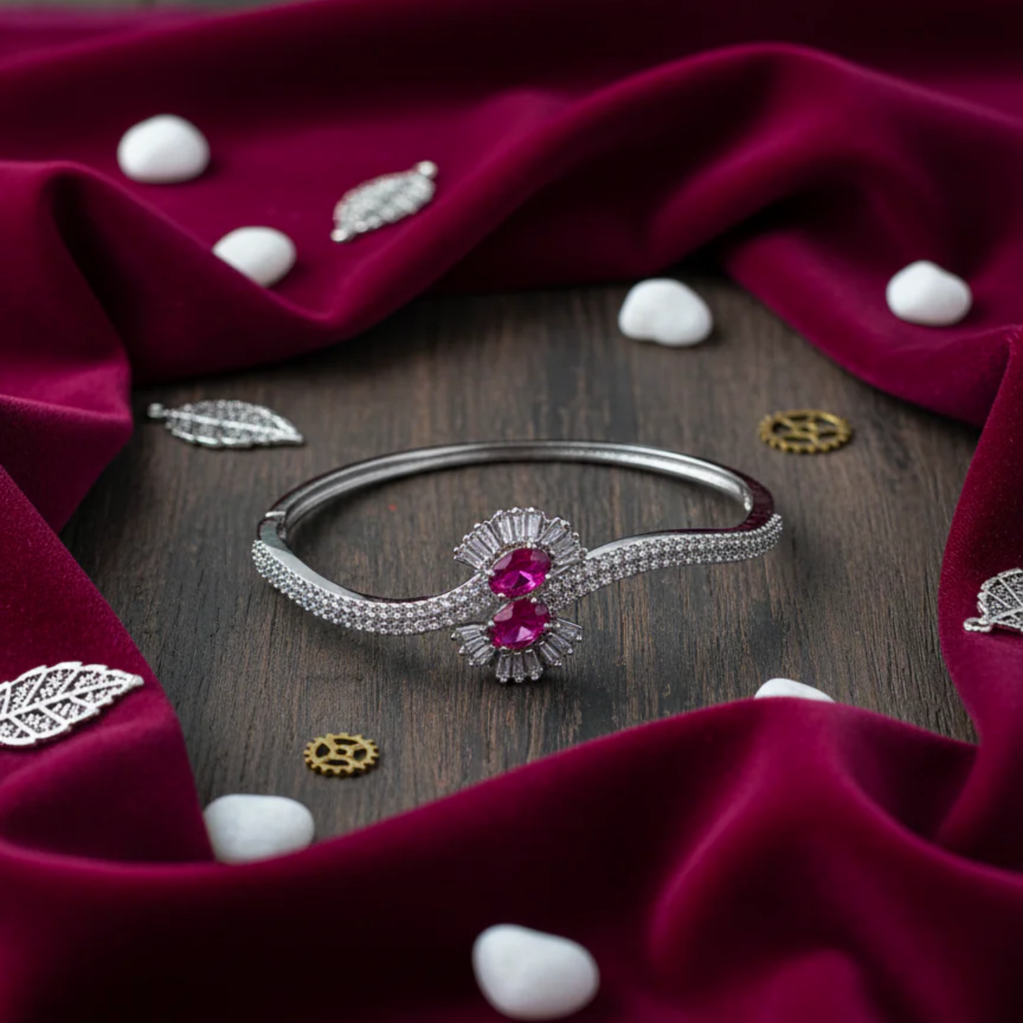 Soha AD Openable Bracelet