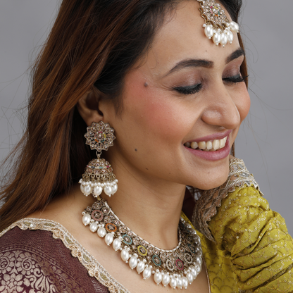 Noor-E-Rang  Pearl Kundan Set
