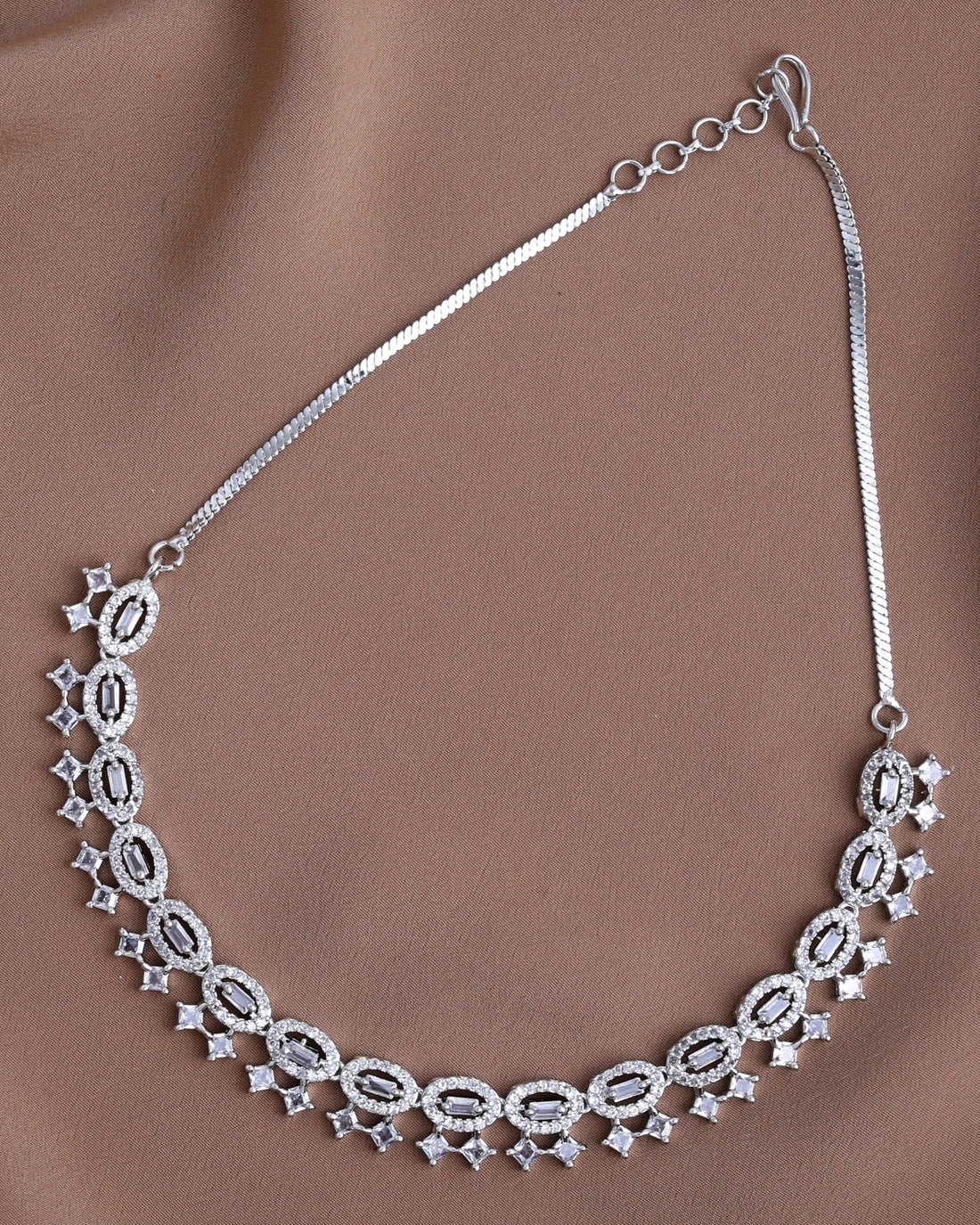Shimmering Oval Necklace Set