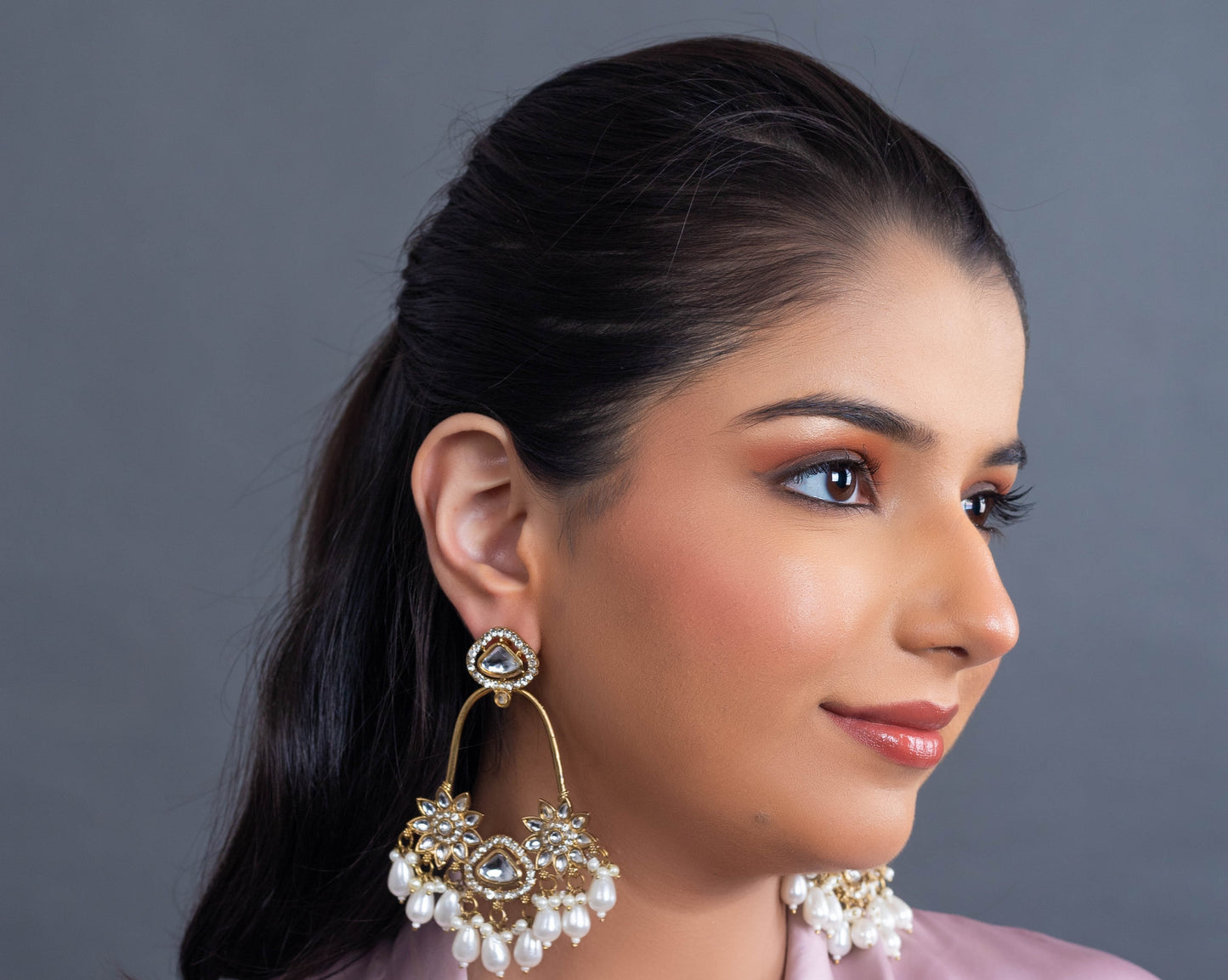 Amaira Kundan Chandbali