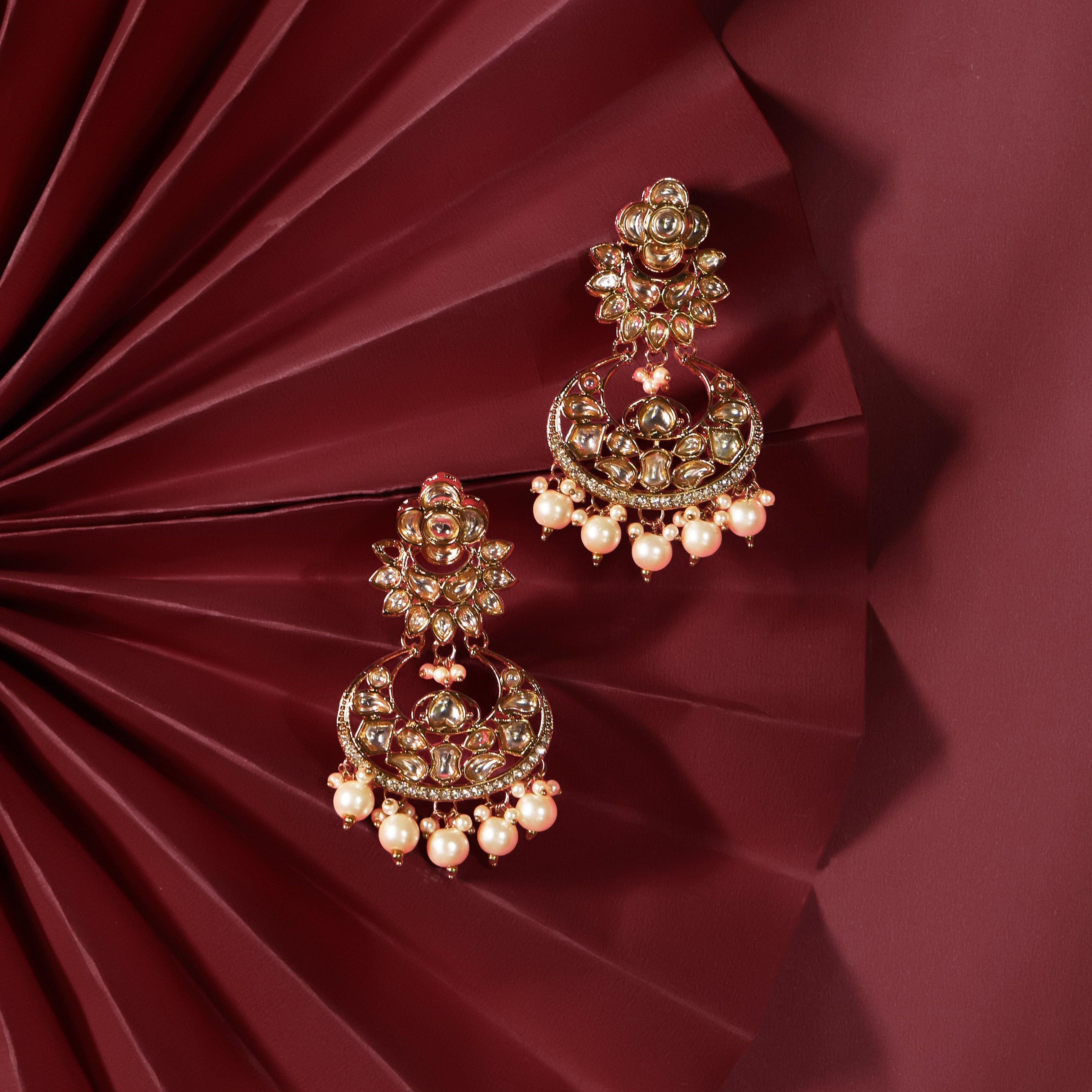 Menka Kundan Chandbali