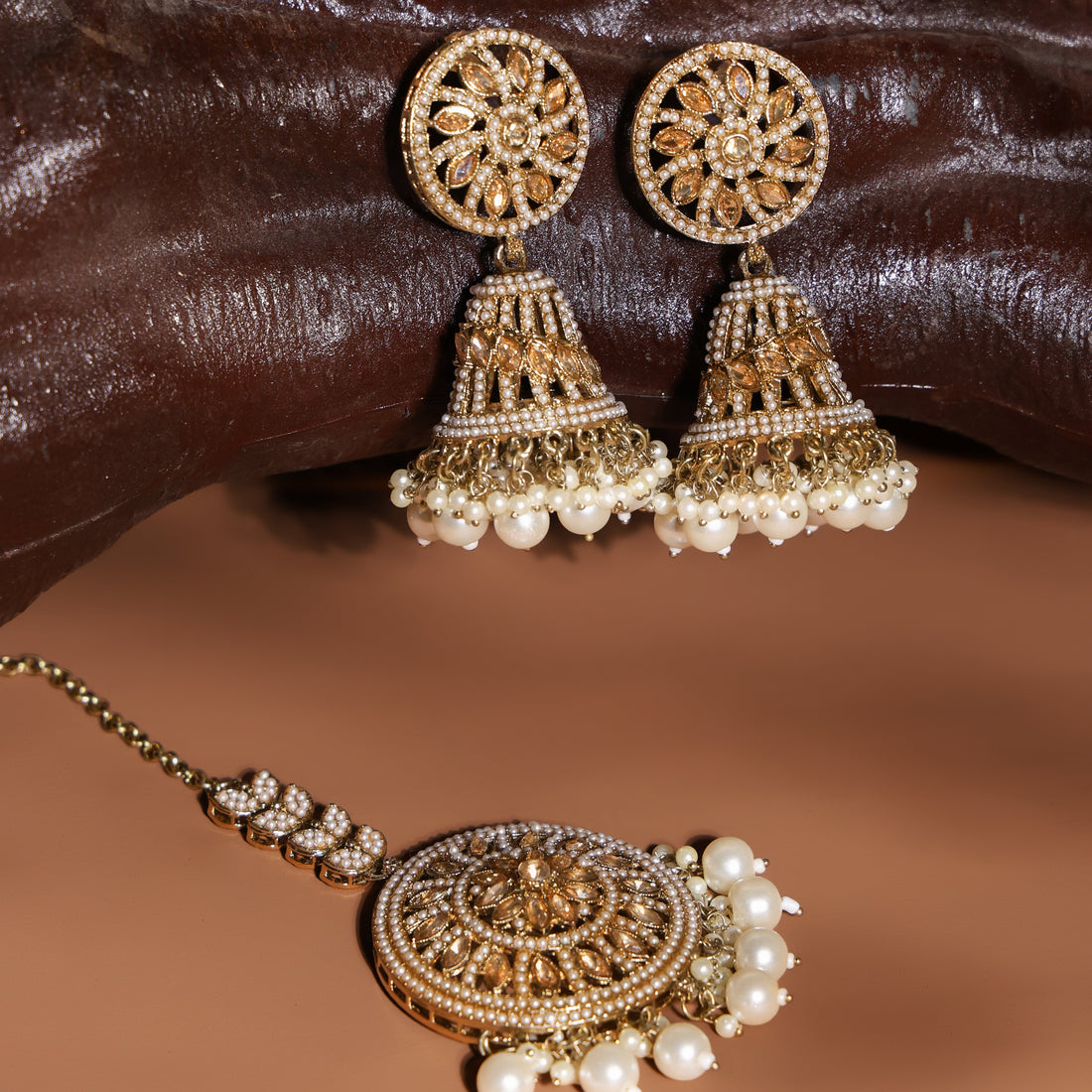 Sunehri Pearl Earring Tika Set