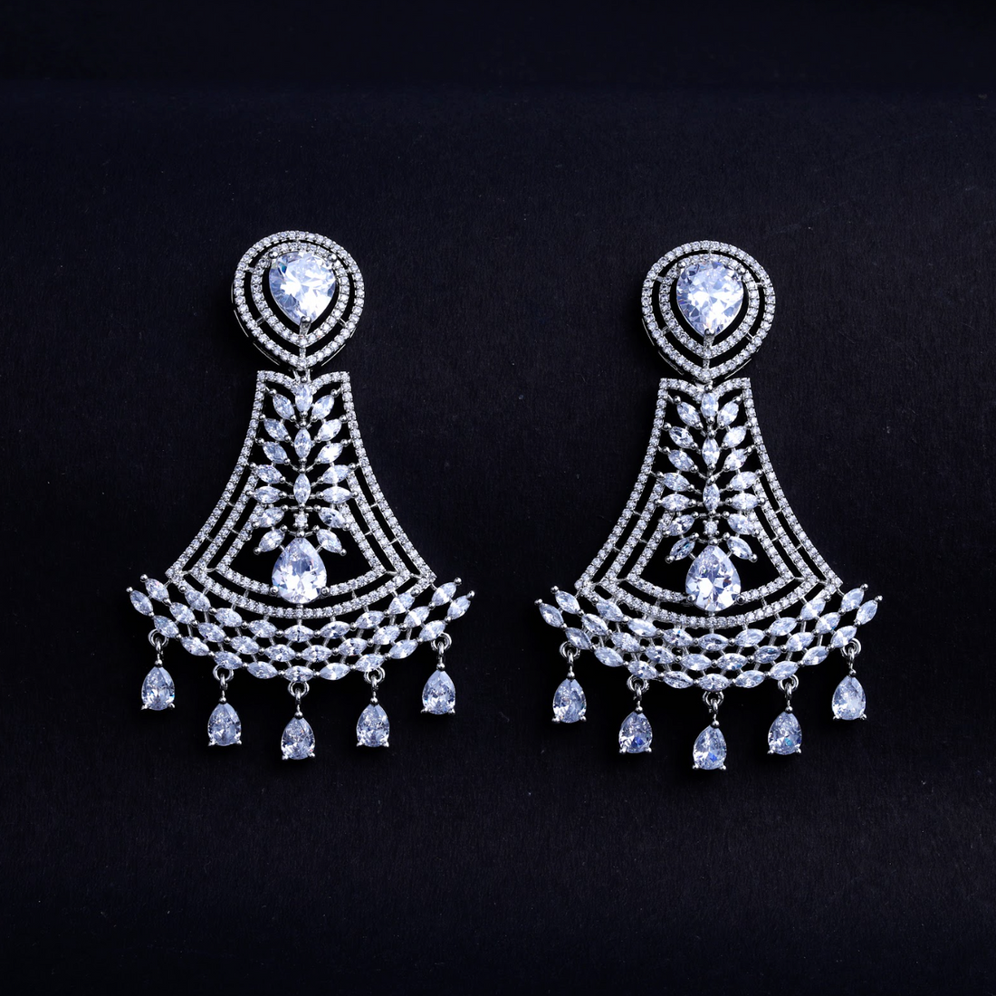 Sovereign Gleam Earrings