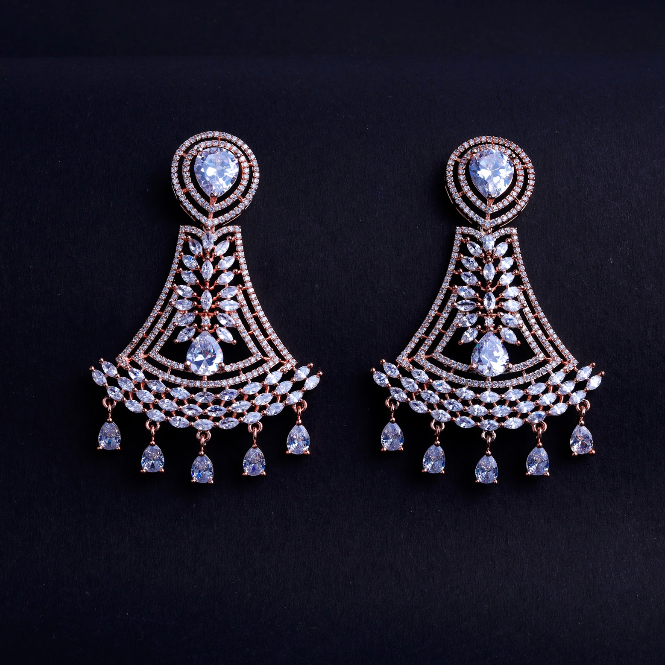 Sovereign Gleam Earrings